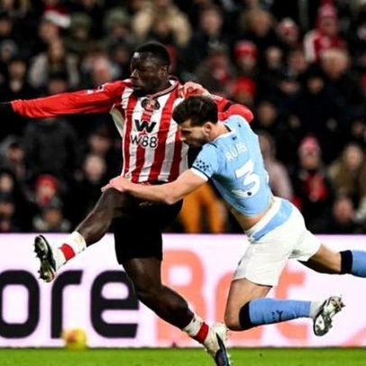 Bernardo Silva celebra, Manchester City parado por Sunderland