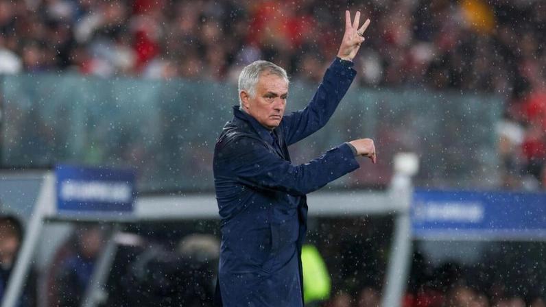 Mourinho feliz com evolução de Schjelderup