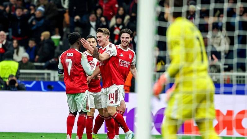 Arsenal já festejou passagem aos oitavos de final da Liga dos Campeões