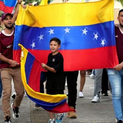 Diáspora venezuelana aguarda sinal para regressar após celebração
