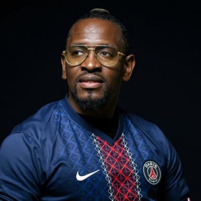 Ex-PSG e Liverpool penduram as chuteiras aos 35 anos