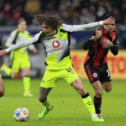 Dortmund empata com Frankfurt em clássico com final emocionante, com Fábio Silva