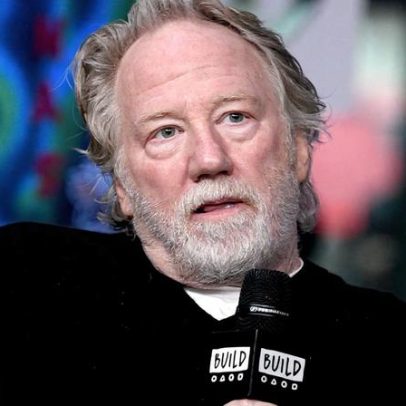 Ator Timothy Busfield libertado enquanto aguarda julgamento
