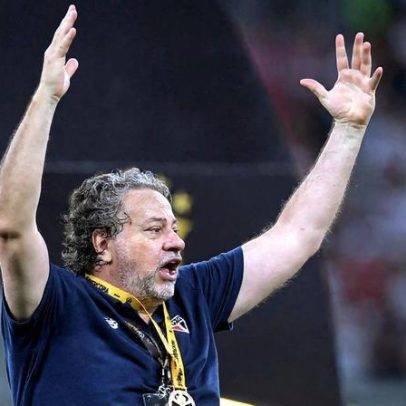 Presidente do São Paulo FC anuncia demissão do cargo