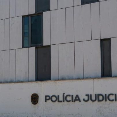 Dois arguidos acusados de roubo de 100 mil euros a idosa em lar
