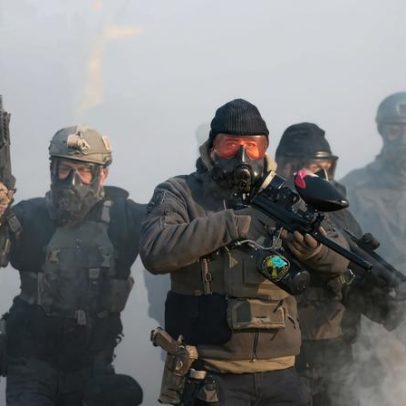 Manifestantes atacam hotel com agentes do ICE em Minneapolis