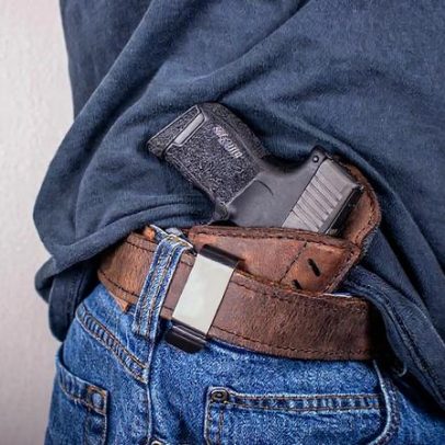 Homem detido em Almada por posse ilegal de arma após denúncia