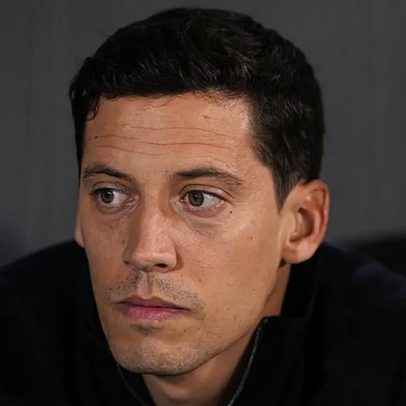 Luís Pinto admite que só num nível muito alto podemos vencer o FC Porto