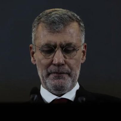 Almirante naufraga em quarta posição e falha travessia até Belém