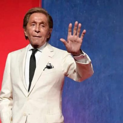 Morre Valentino, estilista italiano conhecido como último imperador da moda