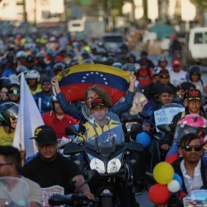 Venezuela enfrenta décadas de crises que levaram ao colapso atual