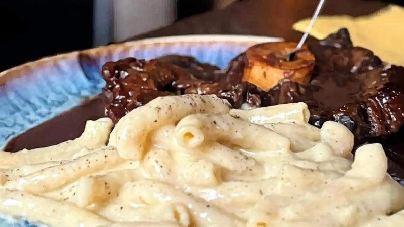 Quase quatro em cada dez cuidadores cuida da mãe ou do pai