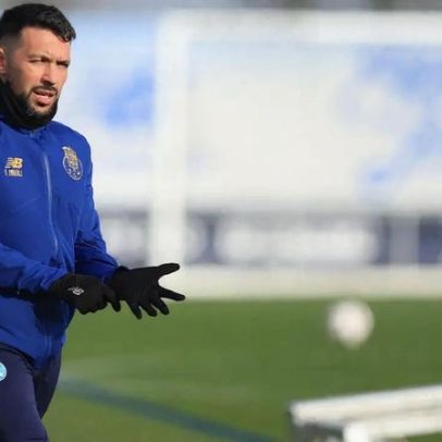 Farioli faz alterações no onze do FC Porto na visita a Plzen