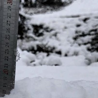 Neve encerra várias escolas em Vila Real, Portugal.