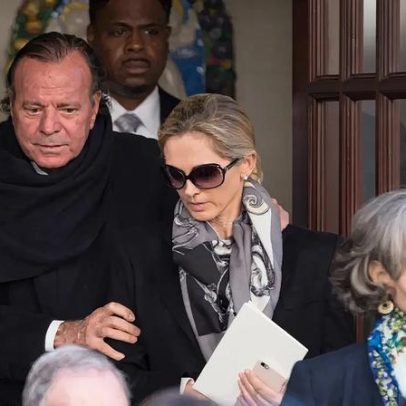 Justiça espanhola arquiva queixa contra Julio Iglesias por falta de competências