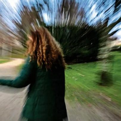 Vítima de violência doméstica acusa Estado de falha na proteção do ex-marido