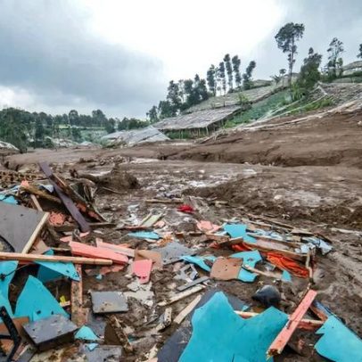 Deslizamento de terra na Indonésia deixa oito mortos e mais de 80 desaparecidos