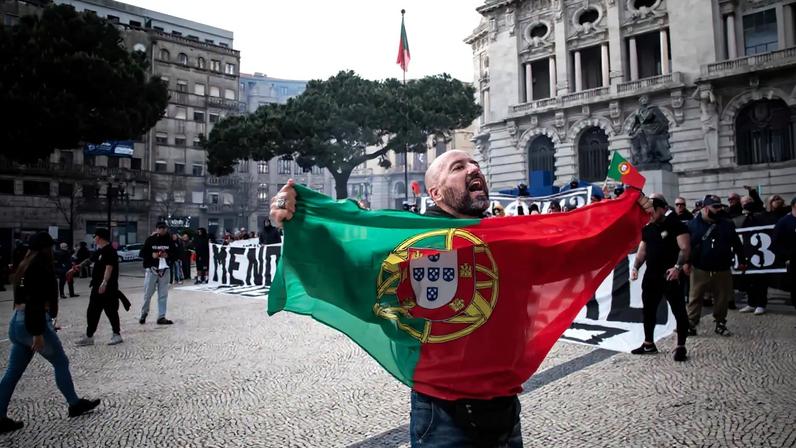 Formação orientada por Pep Guardiola voltou a sorrir