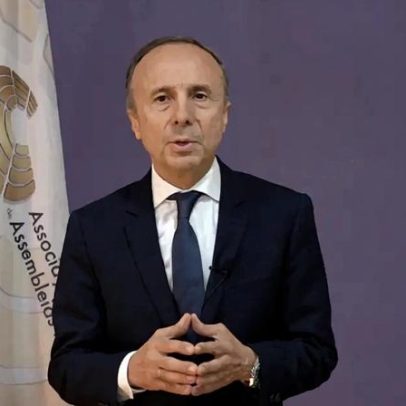 As 12 pessoas mais ricas têm mais riqueza que a metade mais pobre