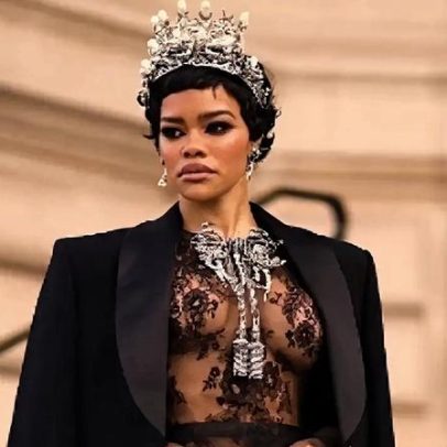 Schiaparelli coroou Teyana Taylor com recriação das joias roubadas do Louvre