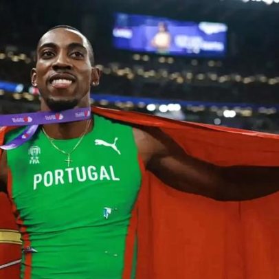 Vítima levada à força para casa de banho e roubada durante jogo de futsal