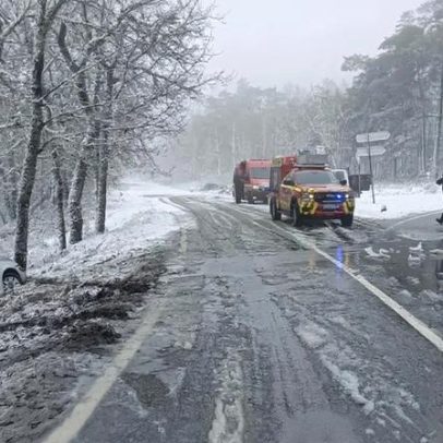 Homem fica ferido num despiste em troço com neve em Bragança