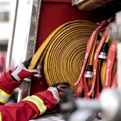 Explosão em edifício em construção em Algés danifica veículos vizinhos