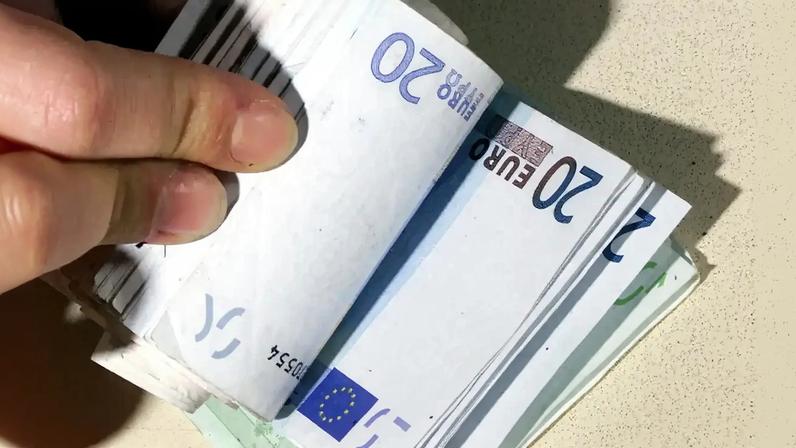 Agentes furtaram dinheiro estava em casa de suspeito de violência doméstica