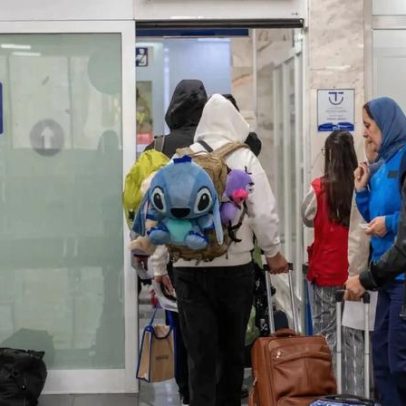 Espanha legaliza milhares de imigrantes, ampliando direitos e impulso económico