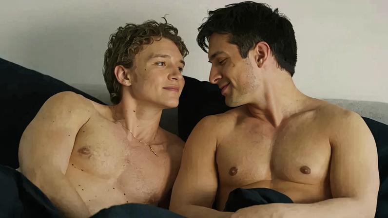 Protagonizados por Hudson Williams e Connor Storrie, Shane Hollander e Ilya Rozanov vivem uma história de amor que não deixa ninguém indiferente