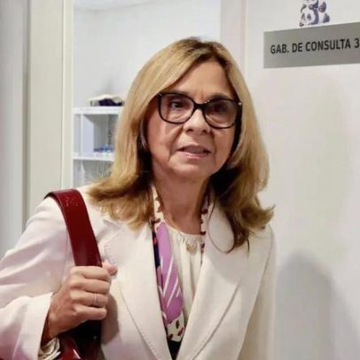 Ministra da Saúde apela a jovens médicos para não desistirem dos portugueses