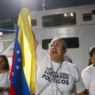 Presidente interina da Venezuela propõe lei de amnistia para presos desde 1999