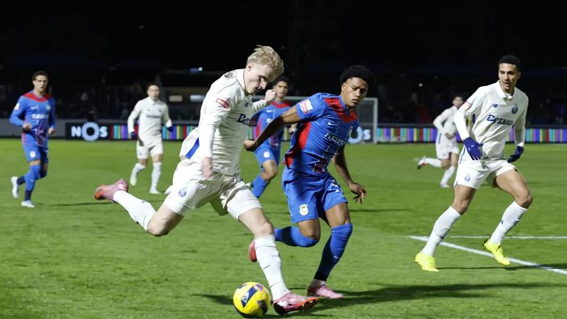 Alex Amorim frente ao F. C. Porto