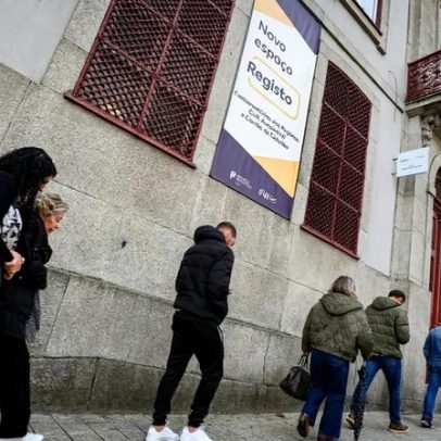 Registar veículo com atraso superior a um ano devido a falta de recursos humanos