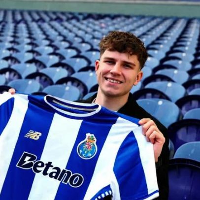 F. C. Porto oficializa contratação de Oskar Pietuszewski