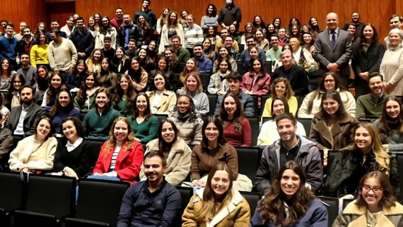 Sessão de boas-vindas aos 121 novos médicos internos, a 5 de janeiro, no Auditório da Biblioteca Municipal de Santa Maria da Feira