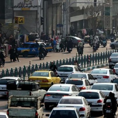 Protestos em Teerão aumentam e internet é cortada no país