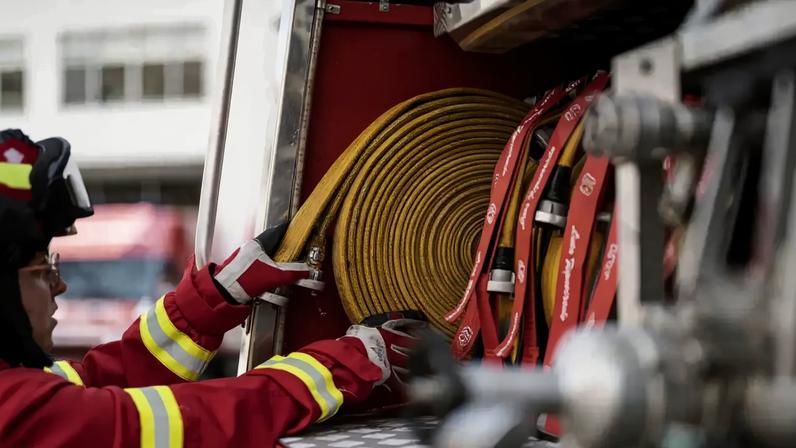 Chamas foram rapidamente extintas pelos bombeiros de Almada