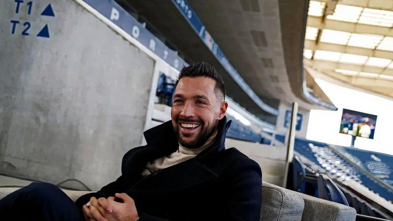 Comissário europeu defende força militar europeia permanente de 100 mil soldados