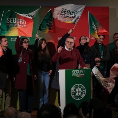 Seguro pede mobilização de apoiantes após dizer que liderar sondagens não garante vitória