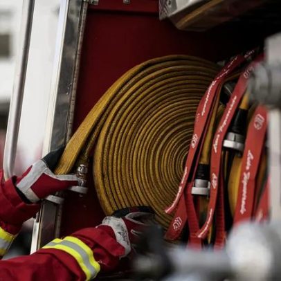 Incêndio destrói telhado de casa de idosos na Póvoa de Lanhoso