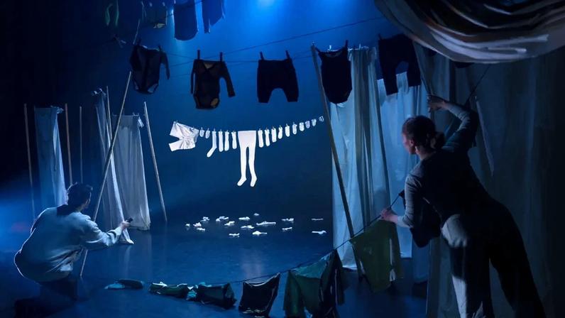 'PYYKKI- Perdido na Lavandaria', da companhia finlandesa Portmanteau.