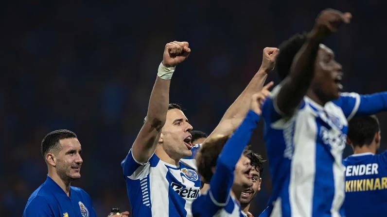 Porto compara golo de Jorge Costa ao de Bednarek frente ao Benfica
