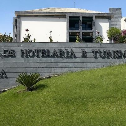 Aluno suspenso após ameaçar colega com navalha