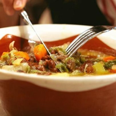 Feijoada da Maria torna-se tradição dominical no Chaparro Alentejano, Beja