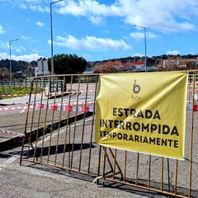 Borba bloqueia acesso à Zona Industrial após aparecimento de cratera