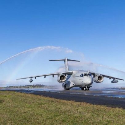 Força Aérea recebe quarta aeronave KC-390 e kit de reabastecimento aéreo