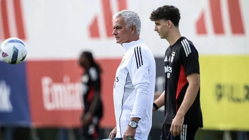 Quem substitui Barrenechea no Dragão: dilema de Mourinho