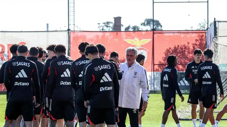 Mourinho usa juventude como terapia de choque no Dragão