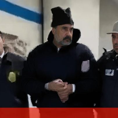 Nicolás Maduro chega a centro de detenção em Brooklyn algemado